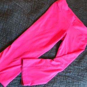 Under Armour crop bubblegum pink leggings M